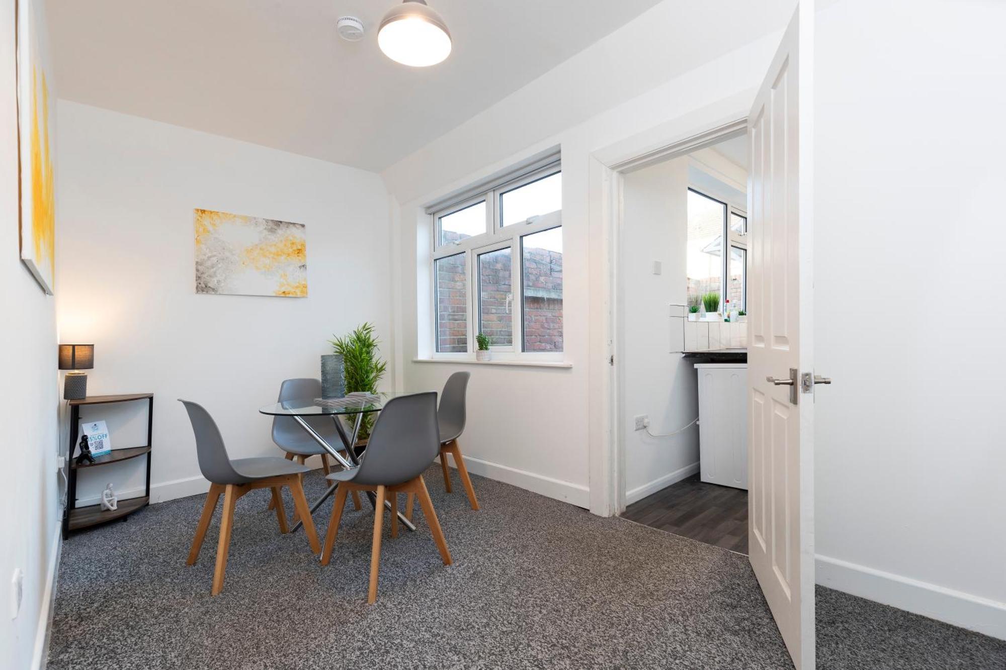 Quiet And Comfy House With 2 Bedrooms And 2 Bathrooms Super Fast Wifi And Crisp Hotel Standard White Linen Hosted By Our Home Short Stays Darlington  Luaran gambar
