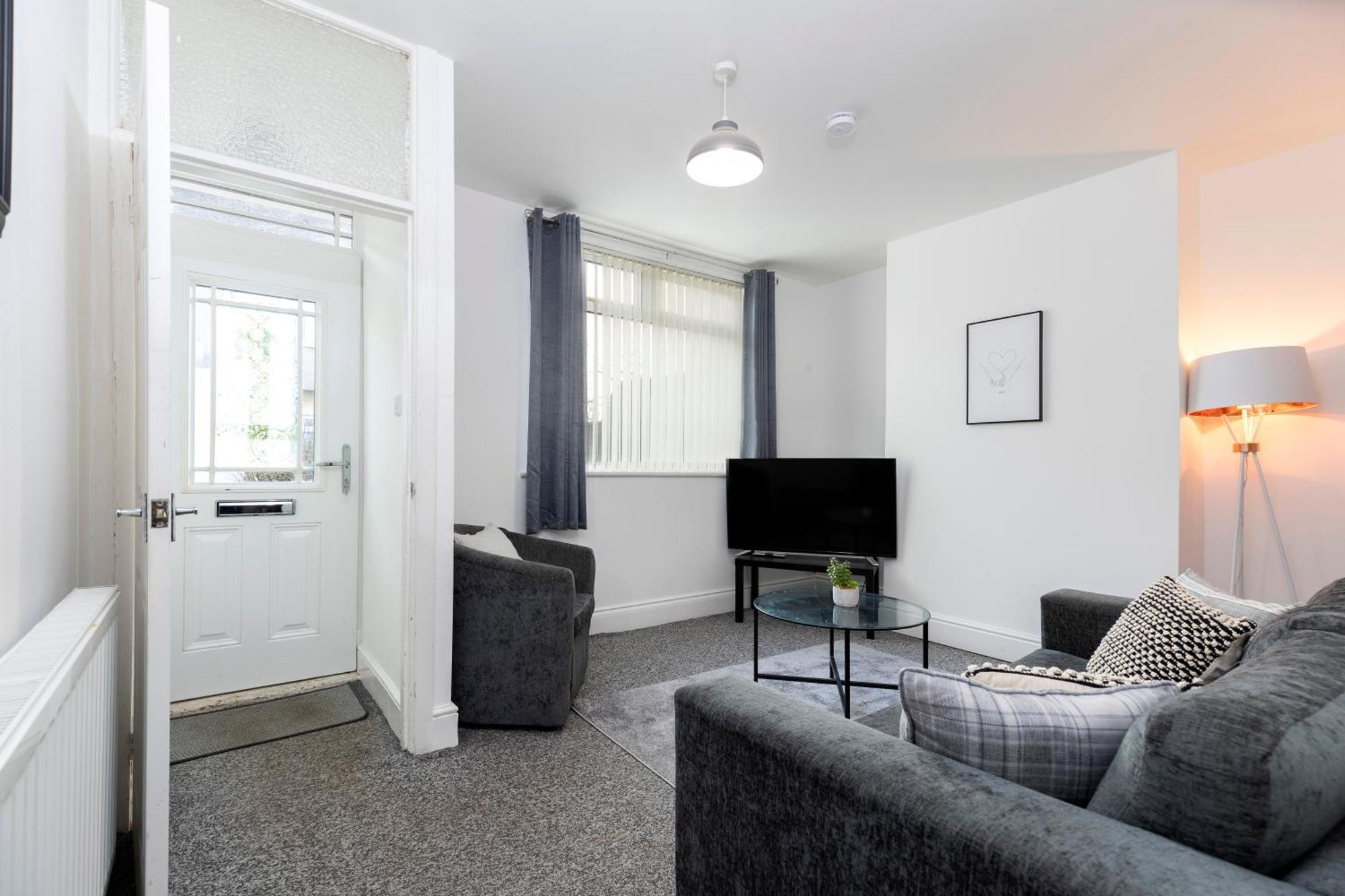 Quiet And Comfy House With 2 Bedrooms And 2 Bathrooms Super Fast Wifi And Crisp Hotel Standard White Linen Hosted By Our Home Short Stays Darlington  Luaran gambar