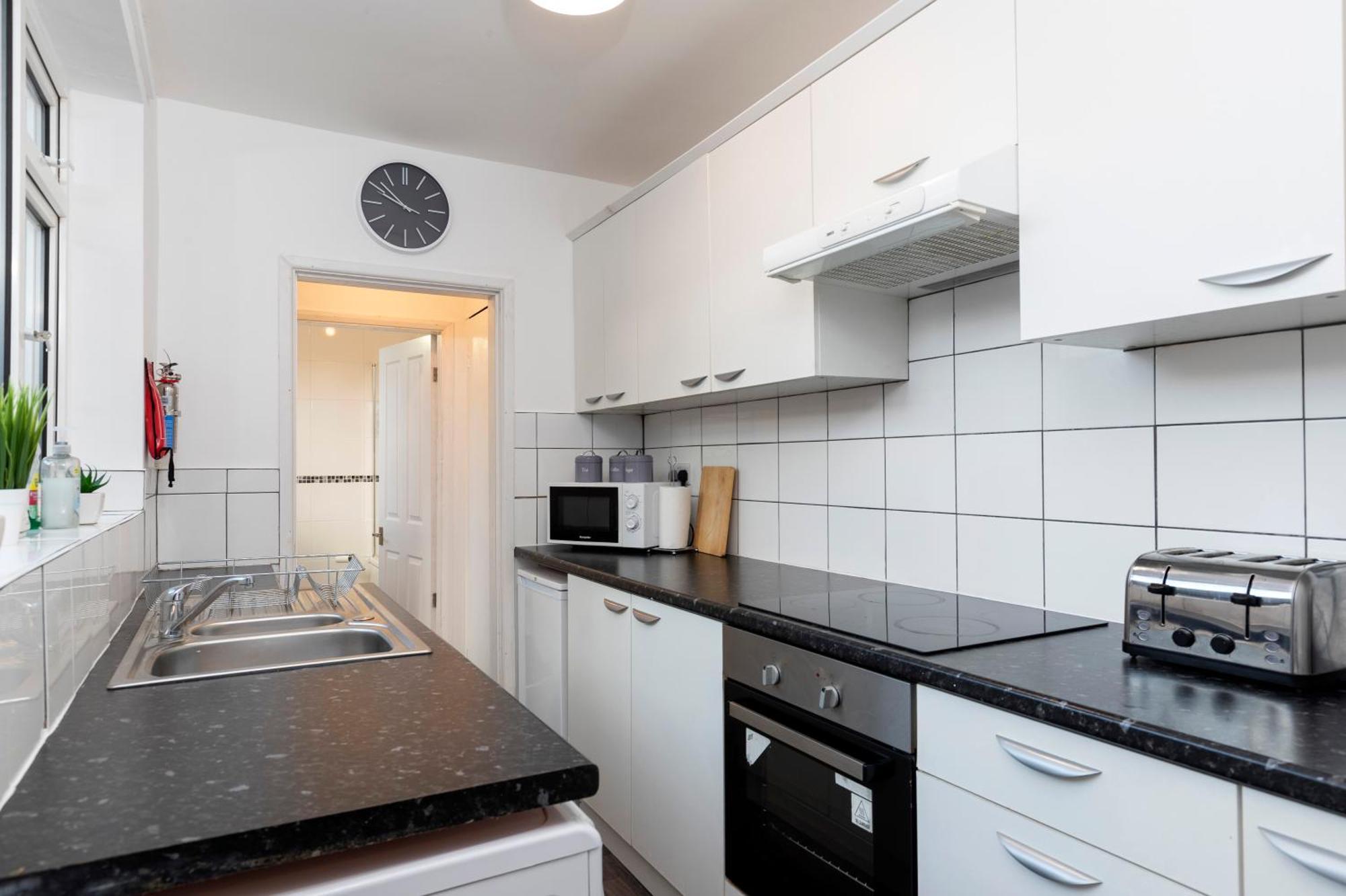 Quiet And Comfy House With 2 Bedrooms And 2 Bathrooms Super Fast Wifi And Crisp Hotel Standard White Linen Hosted By Our Home Short Stays Darlington  Luaran gambar